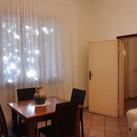 Tuscan Charm Spacious Florence Apartment